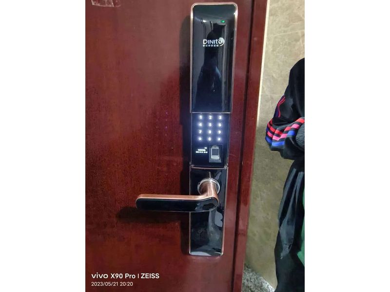 密码门锁